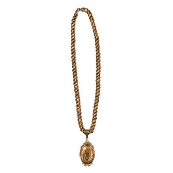 Victorian 16 Karat Yellow Gold Oval Pendant Necklace