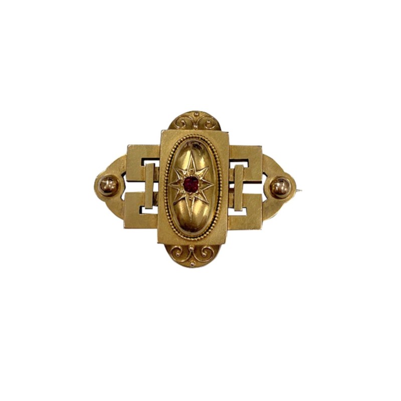 Victorian 16 Karat Yellow Gold Oval Pendant