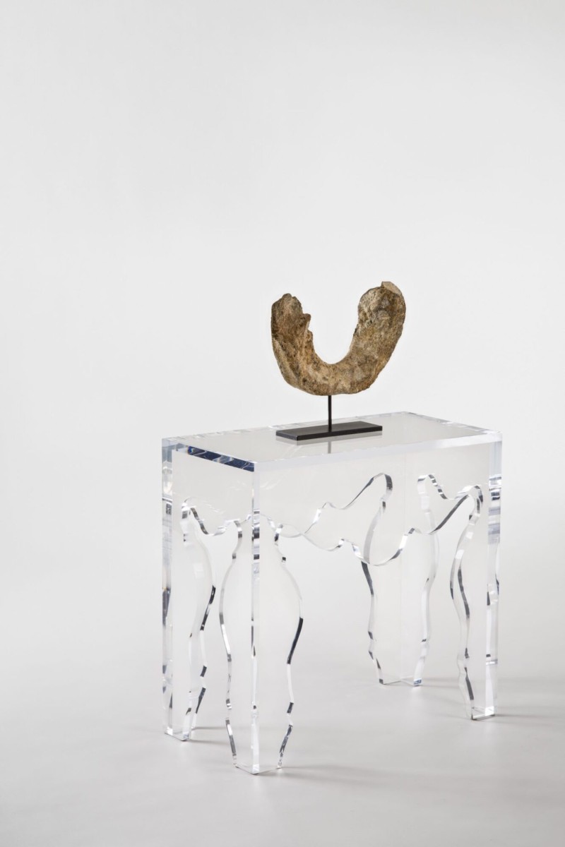 Contemporary Rococo Martini Side Table in Acrylic - Image 2