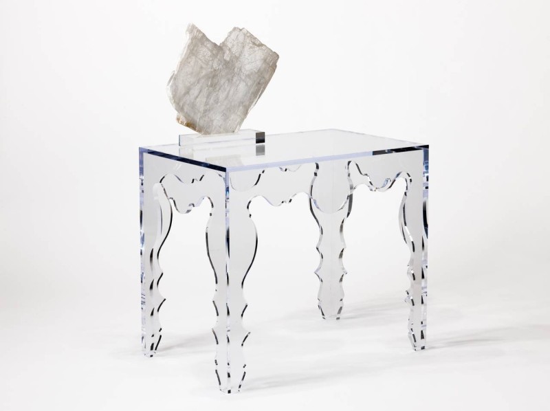 Contemporary Rococo Console Table in Acrylic - Image 2