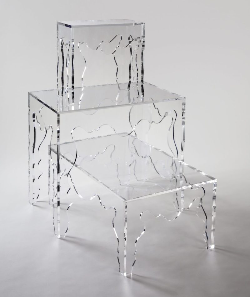 Contemporary Rococo Martini Side Table in Acrylic - Image 3