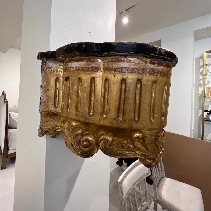 18c Gilded Italian Wall Brackets - Image 2