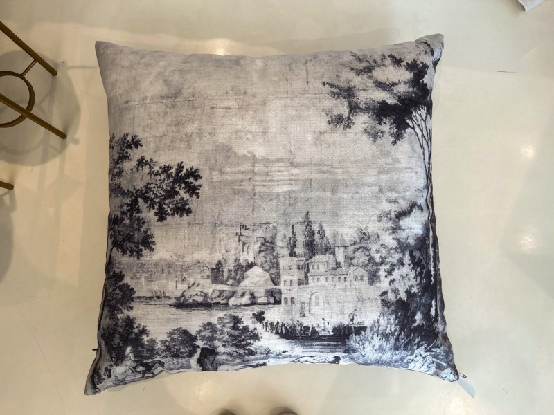 Maison Grisaille Pillow/Dog Bed - Large - Image 2