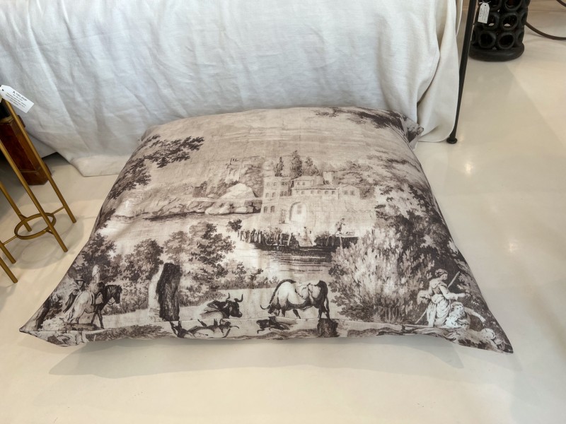 Maison Brunaille Pillow/Dog Bed - Medium - Image 3