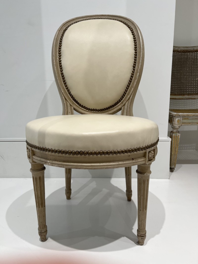 Set of 12 Oval Back Chairs with Leather - Image 5