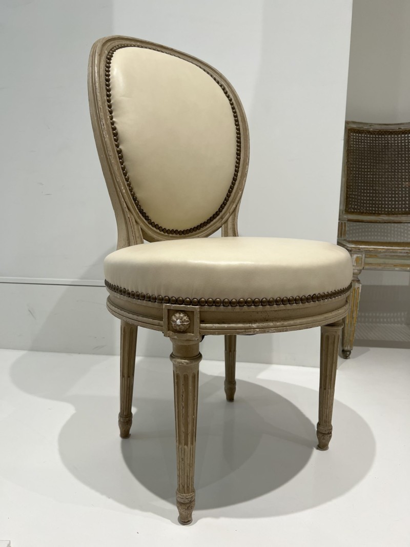 Set of 12 Oval Back Chairs with Leather - Image 8