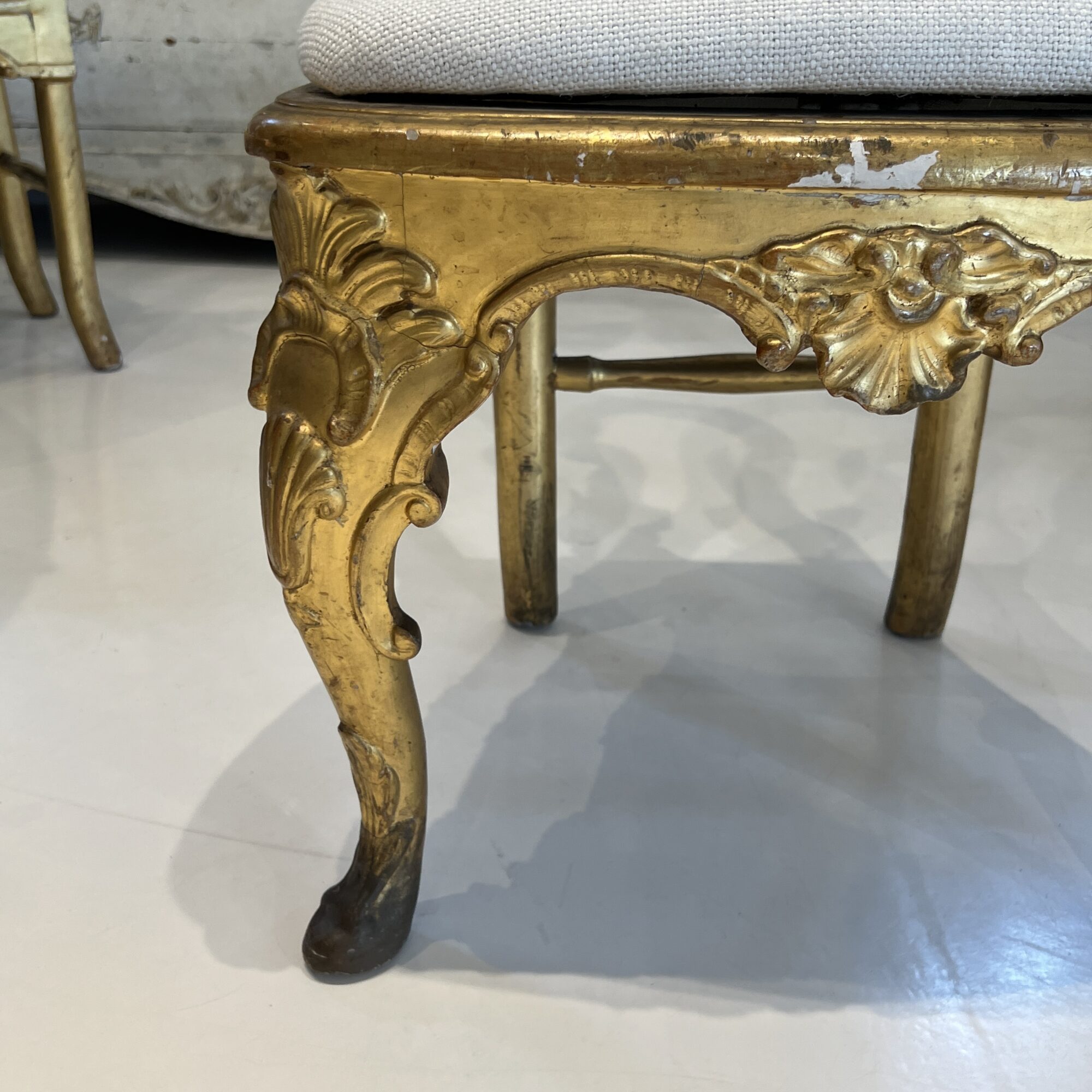 Set of 4 18c Italian Gilded Chairs from Lucca - Image 9