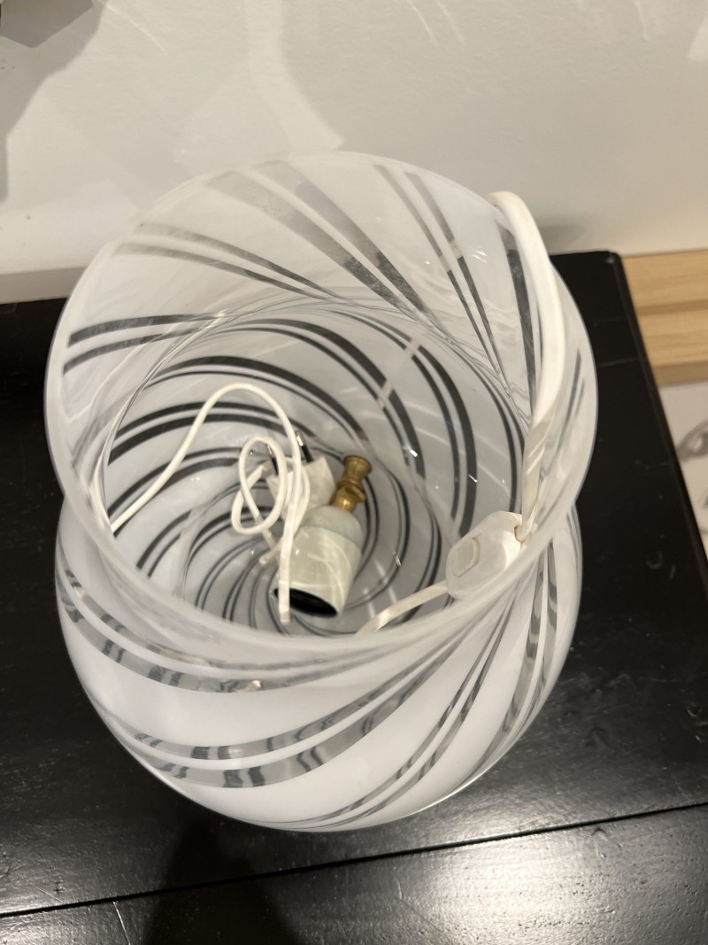 White Murano Lamp - Medium - Image 4