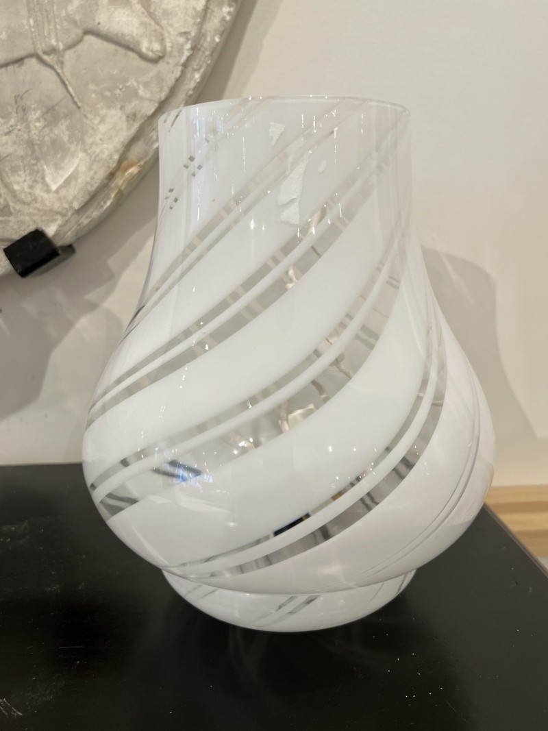 White Murano Lamp - Medium - Image 5