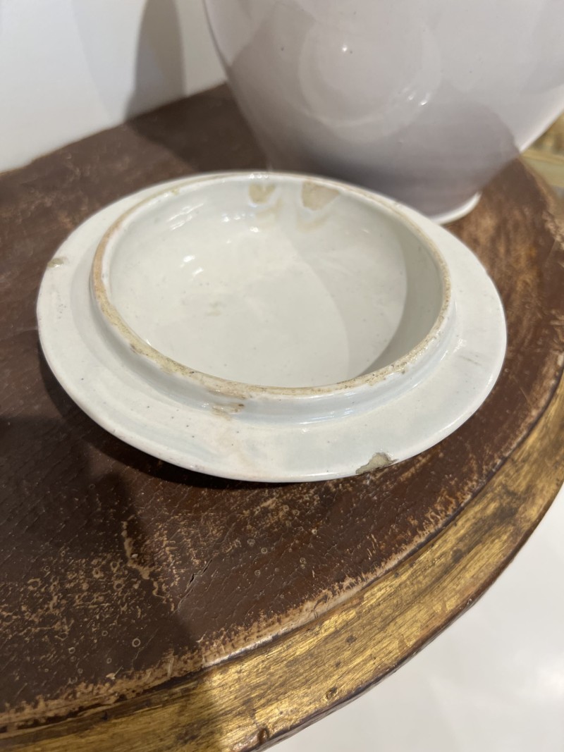 Blanc Pot with Lid - Image 6