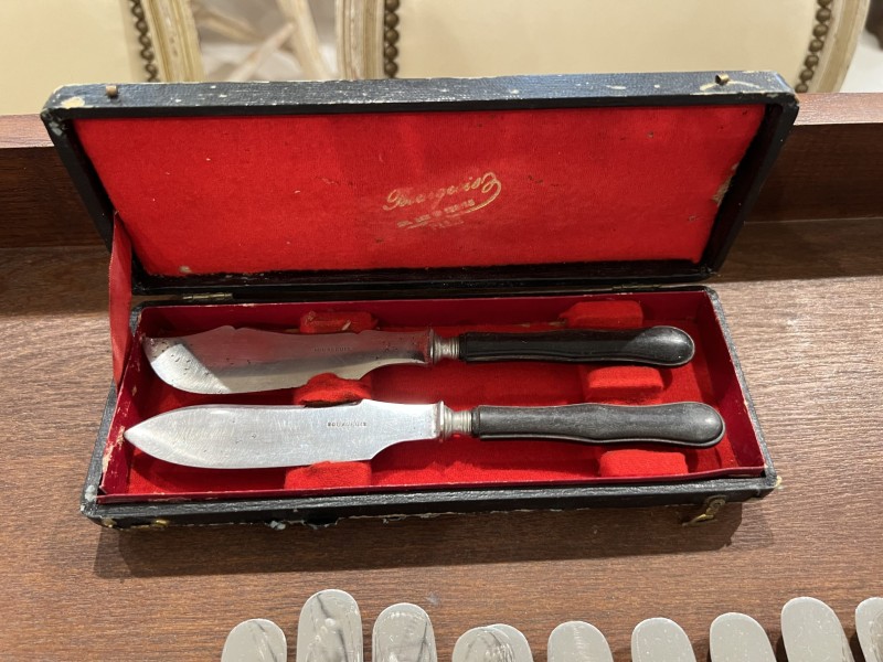 Large Set Of Wood Handled Knives - Image 3
