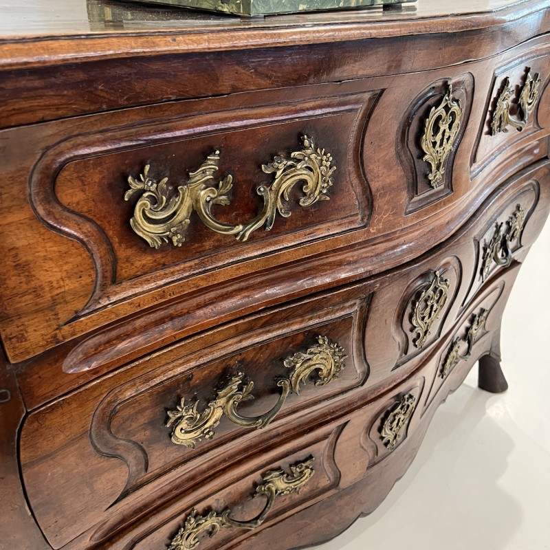18th Century Louis XIV/XV Walnut Bombe Chest with Hoof Foot - Image 7