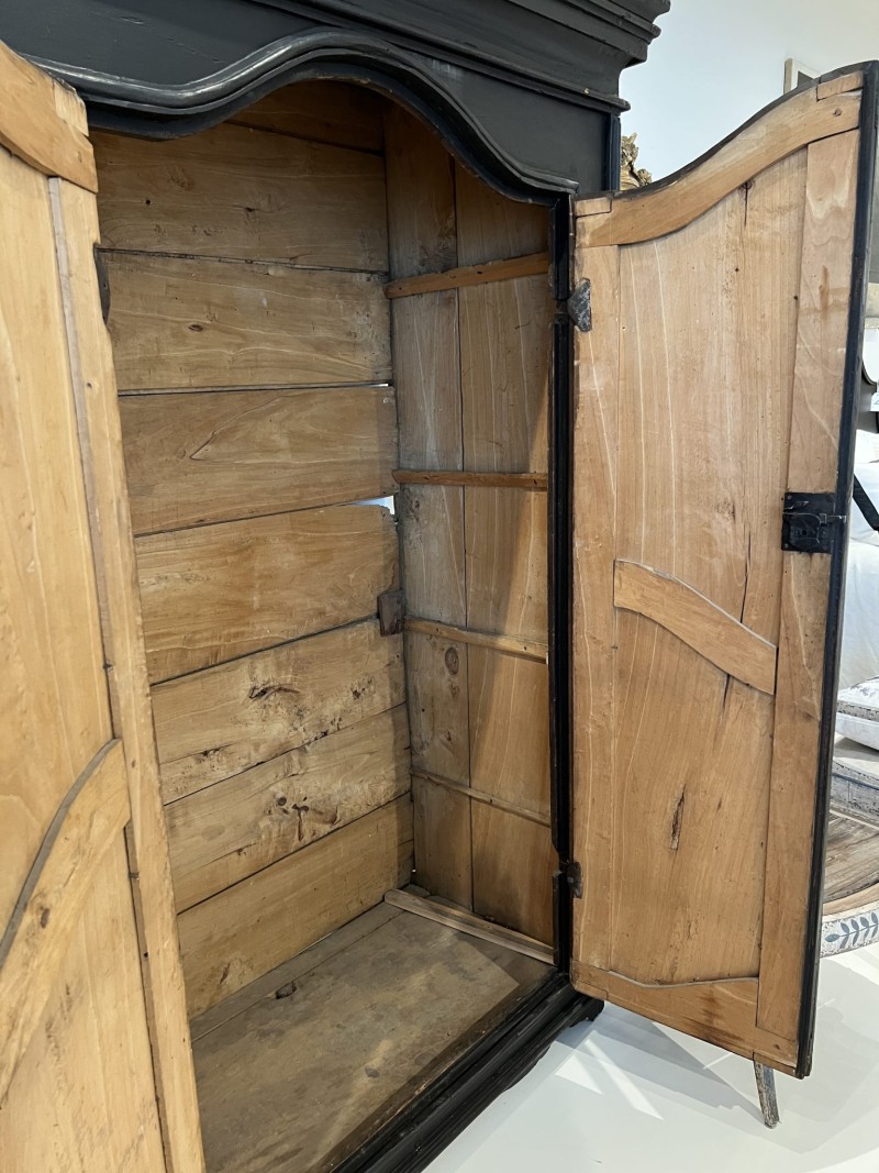 18th Century Italian Black Armoire - Image 3