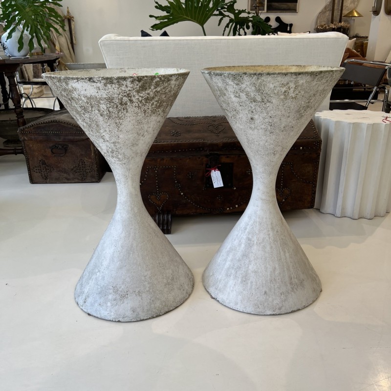 Medium Willy Guhl Hourglass Jardinieres (two available) - Image 2