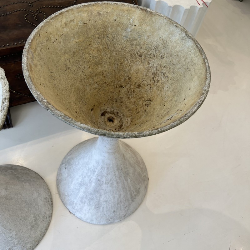 Medium Willy Guhl Hourglass Jardinieres (two available) - Image 5