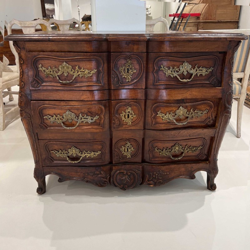 18th Century Walnut Commode from the Rhone Valley - Image 11