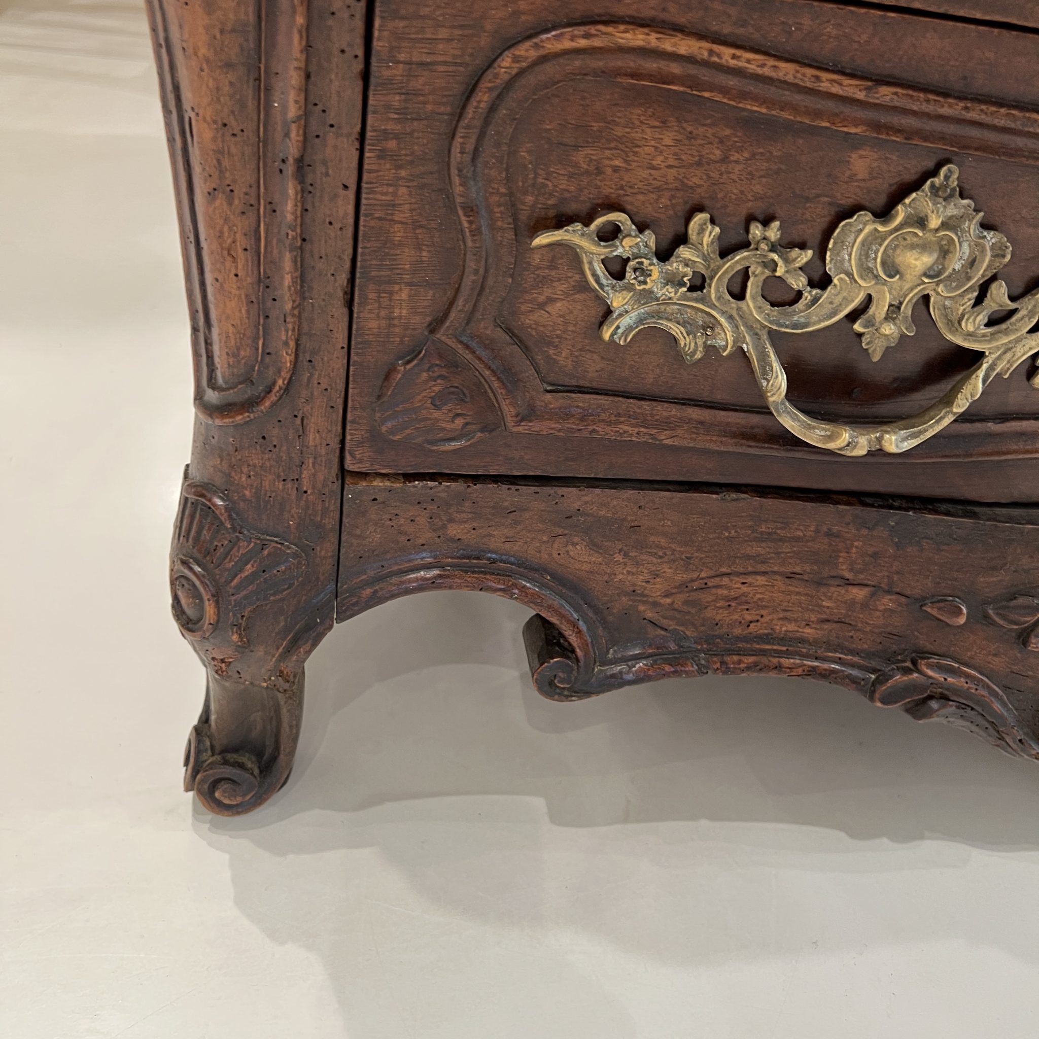 18th Century Walnut Commode from the Rhone Valley - Image 5