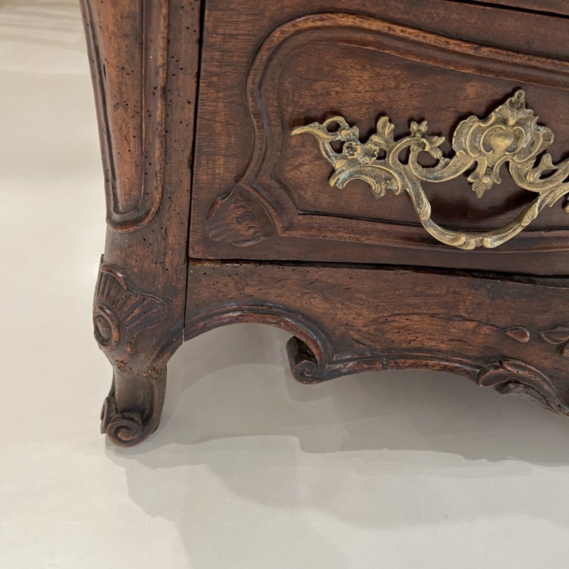18th Century Walnut Commode from the Rhone Valley - Image 5