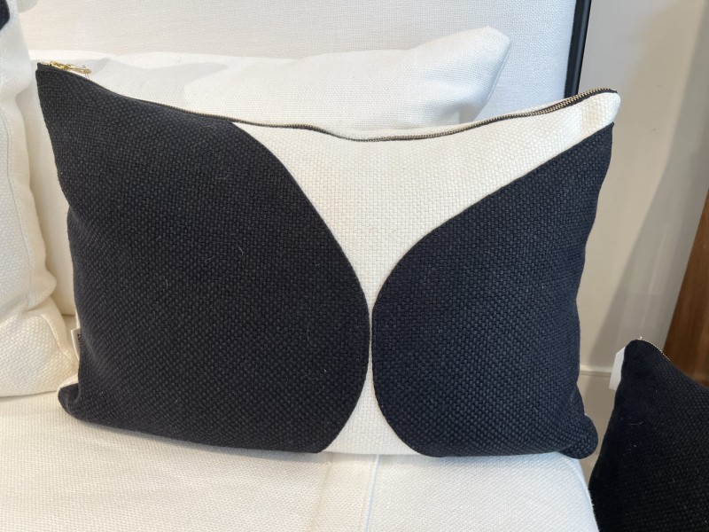 Heavy Black Belgian Linen on Oyster Pillow - Image 2