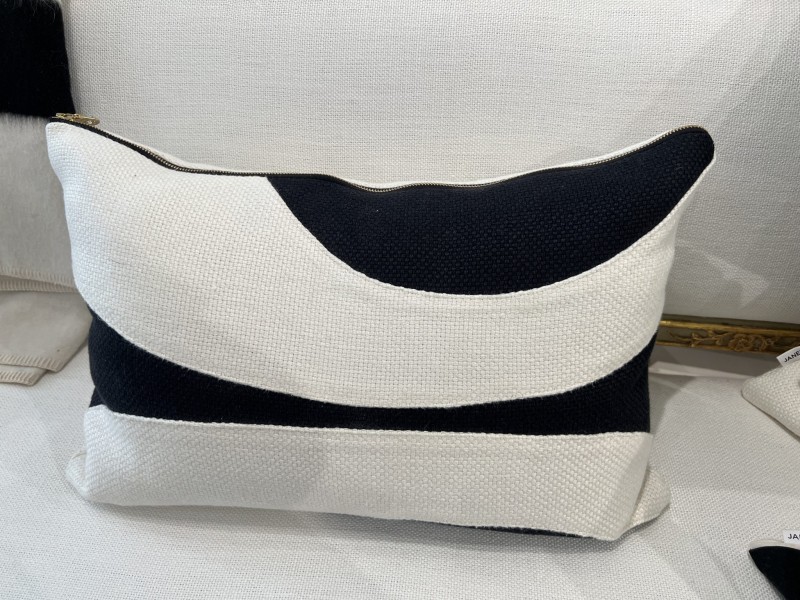 White & Black Pillow - Image 2