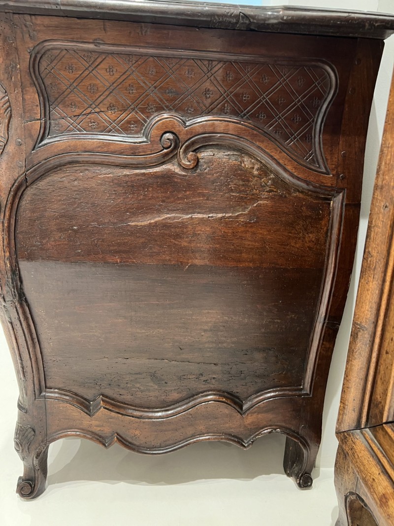 18th Century Walnut Commode from the Rhone Valley - Image 16