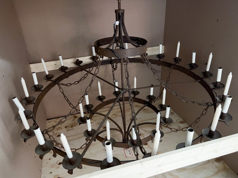 Early 20th Century French 36 Light Chandelier from a Chateau Near Paris - Image 4
