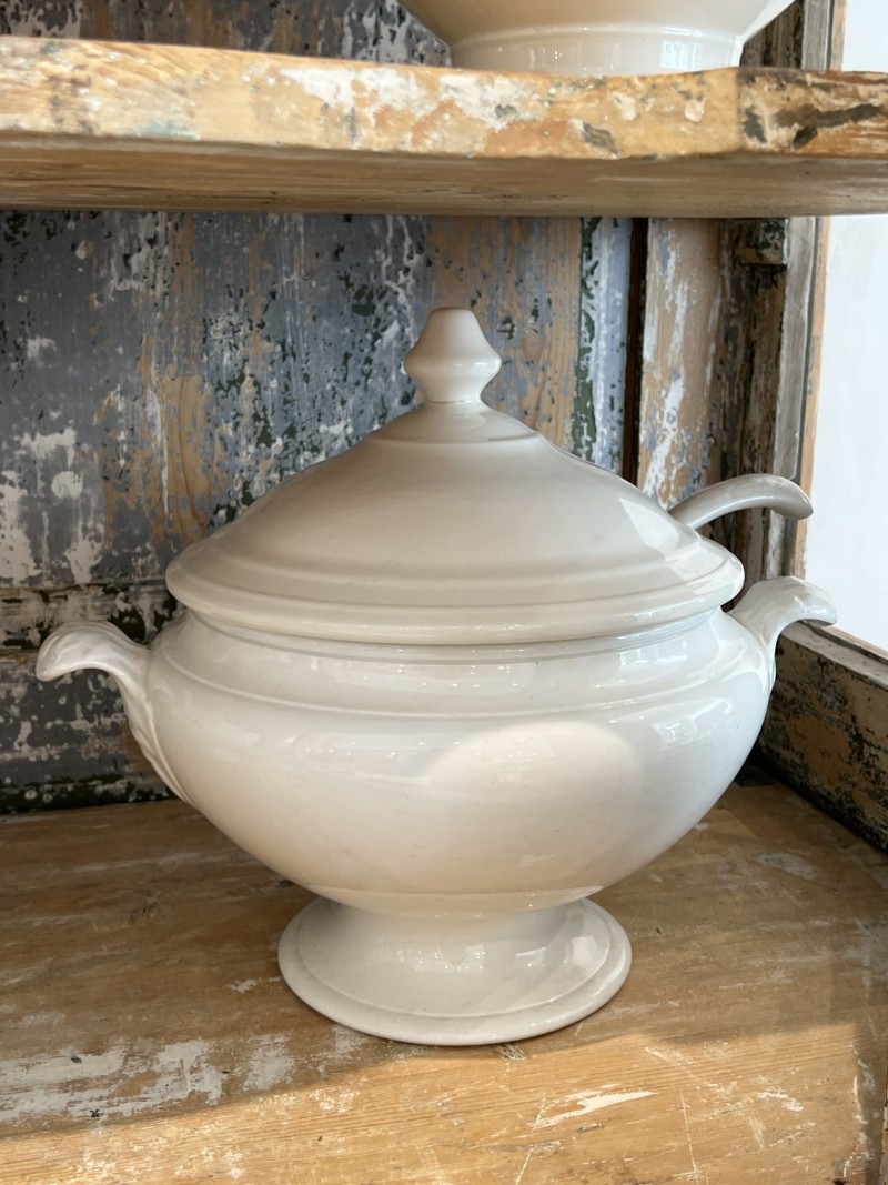 9 Tureens with Lids and Spoons - Image 4