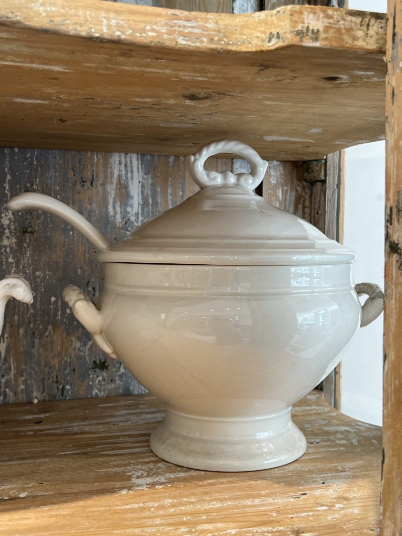 9 Tureens with Lids and Spoons - Image 5