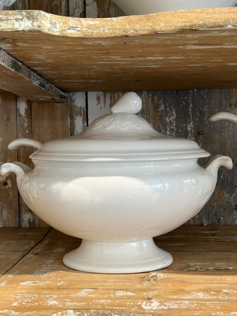 9 Tureens with Lids and Spoons - Image 6