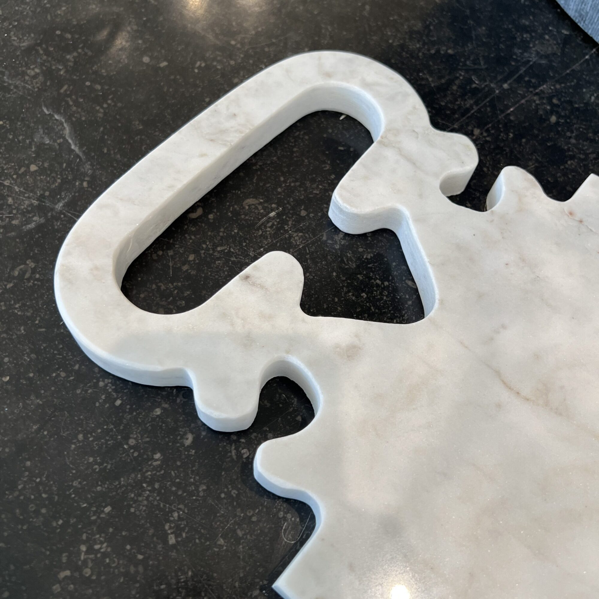 One Handle Marble Cutting Board - Image 3