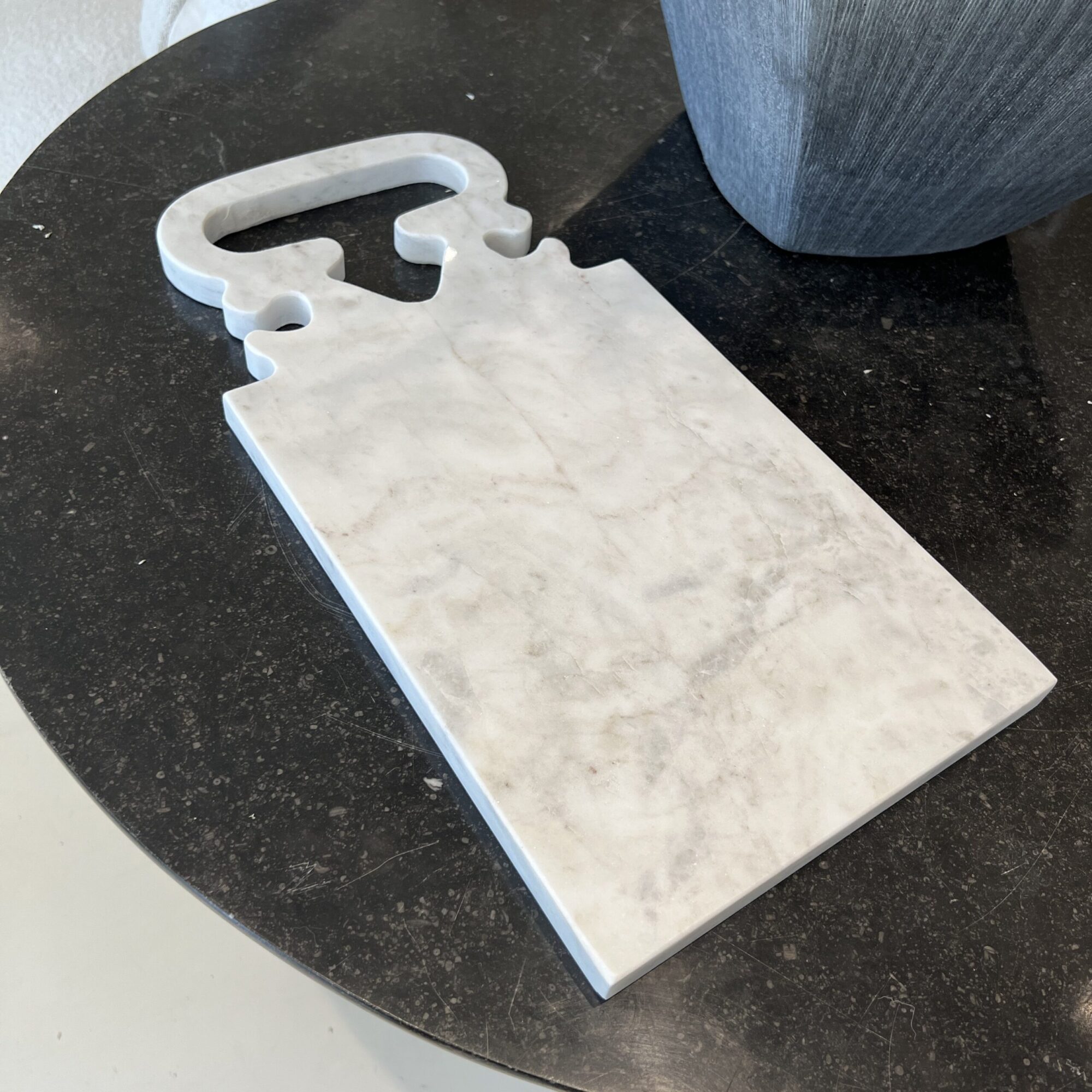 One Handle Marble Cutting Board - Image 4