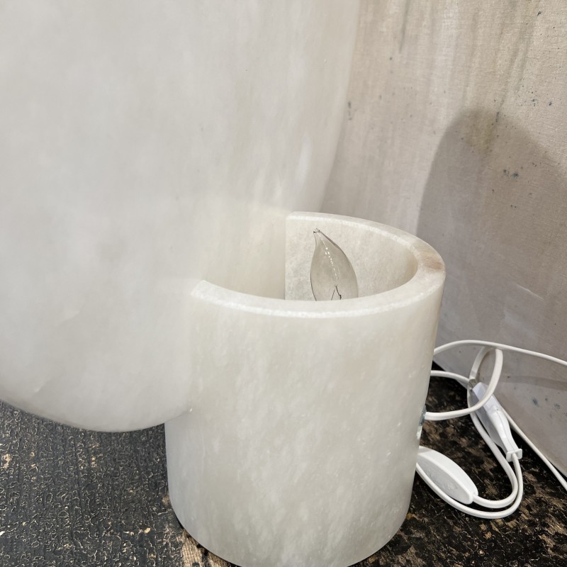 Large White Alabaster Disc Lamp - Image 3