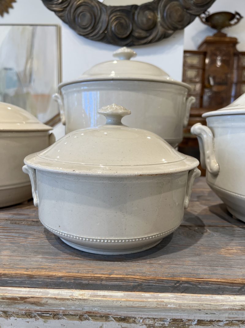Set of 4 White Pots with Lids - Image 4