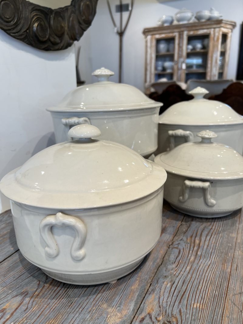 Set of 4 White Pots with Lids - Image 7