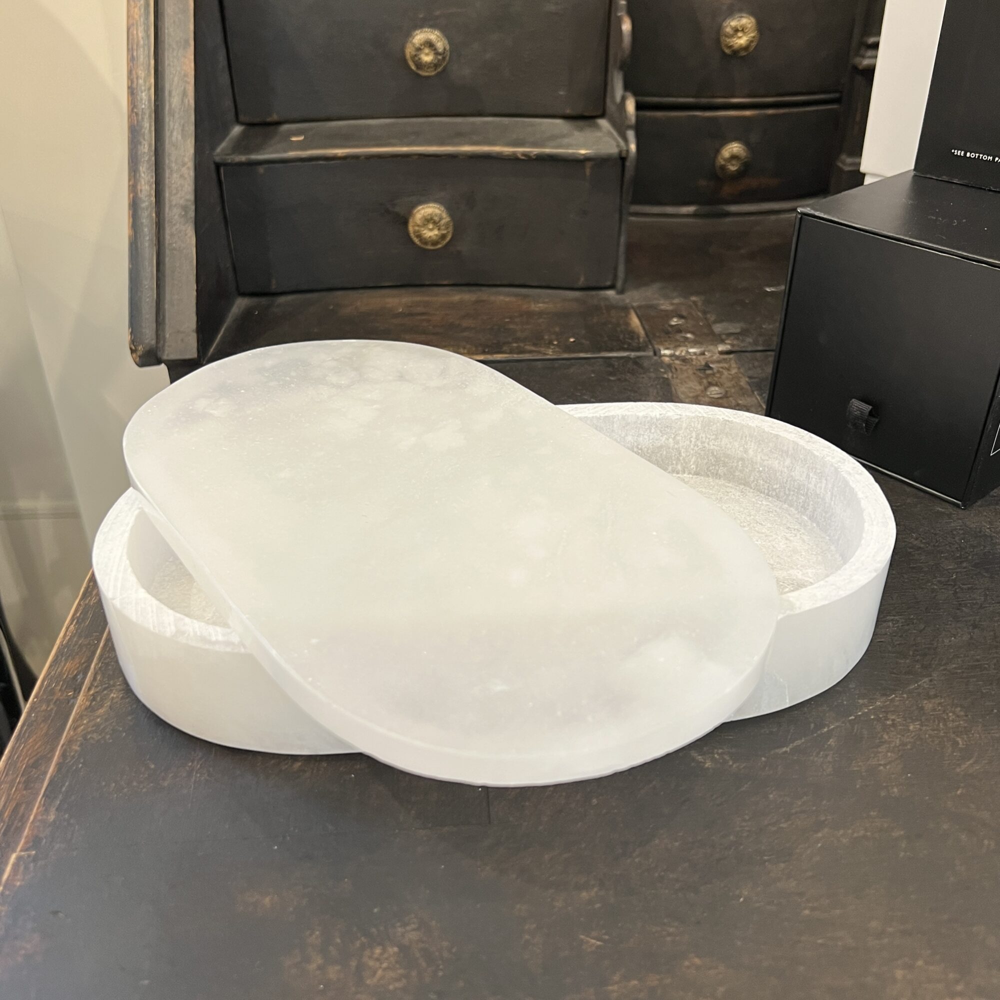 Large Alabaster Oval Box - Image 4