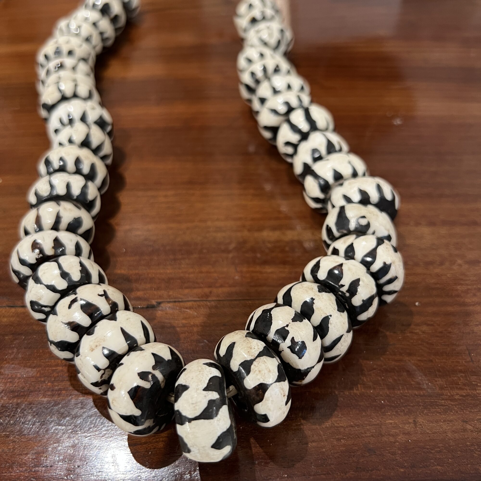 Black & White Bone Beads - Image 3