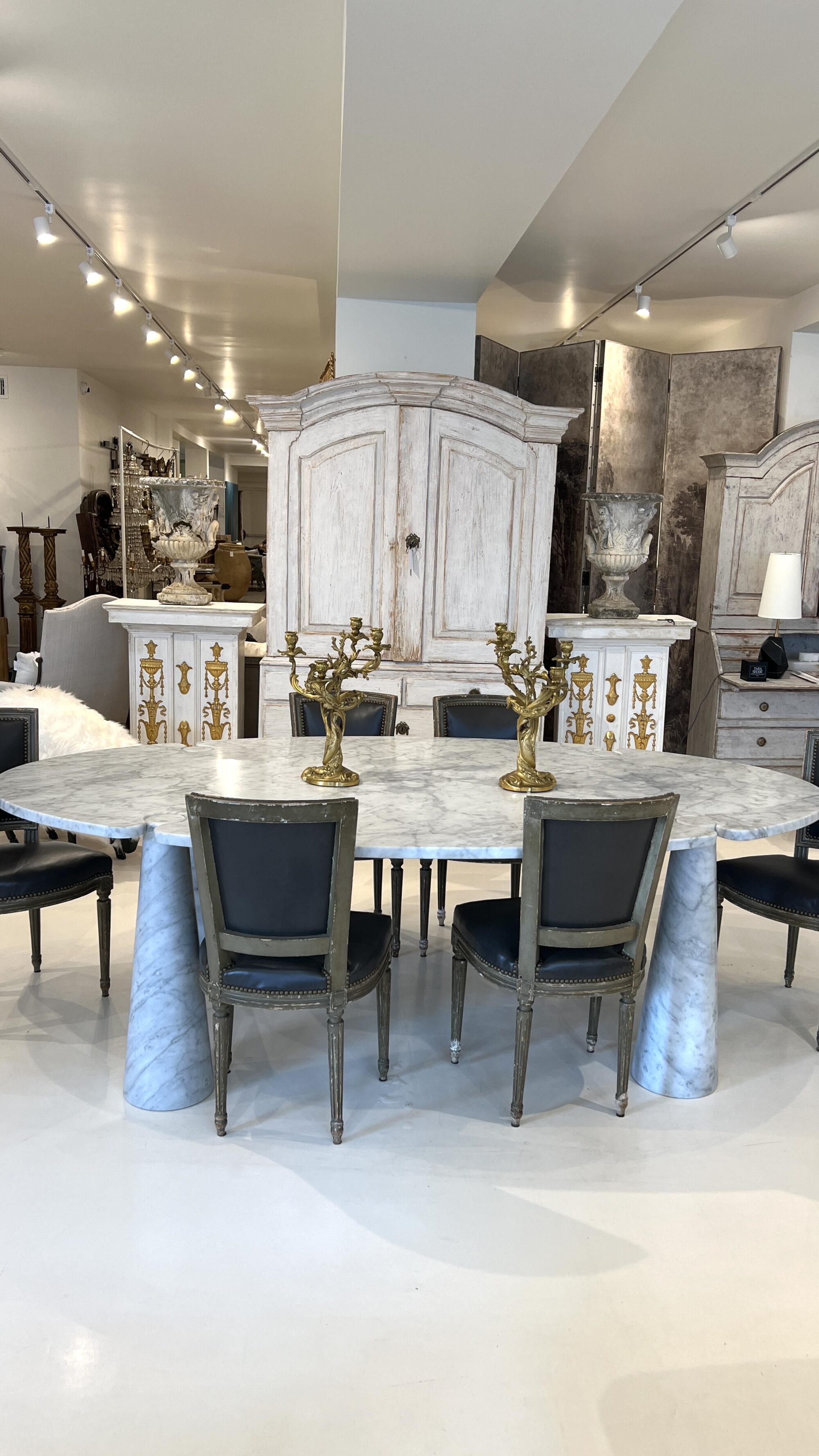 Mangiarotti Oval Dining Table - Image 13