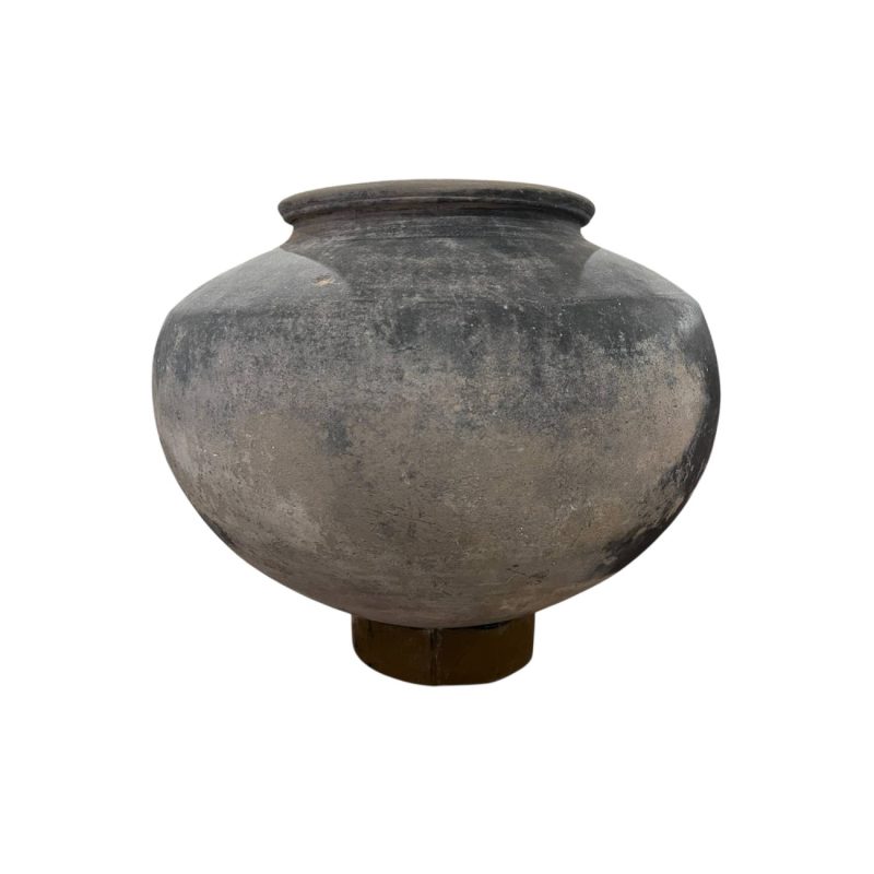 Mud Pot with Base L