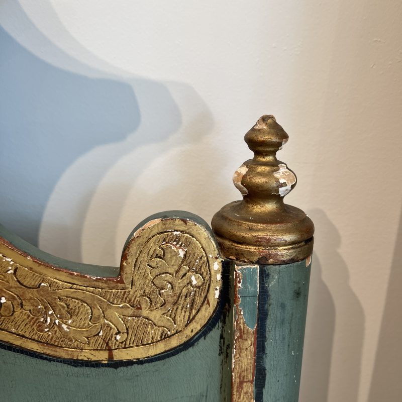 Venetian Style Pair of Painted & Parcel Gilt Twin Beds - Image 6