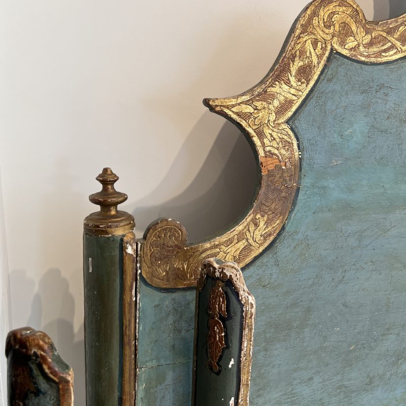 Venetian Style Pair of Painted & Parcel Gilt Twin Beds - Image 9