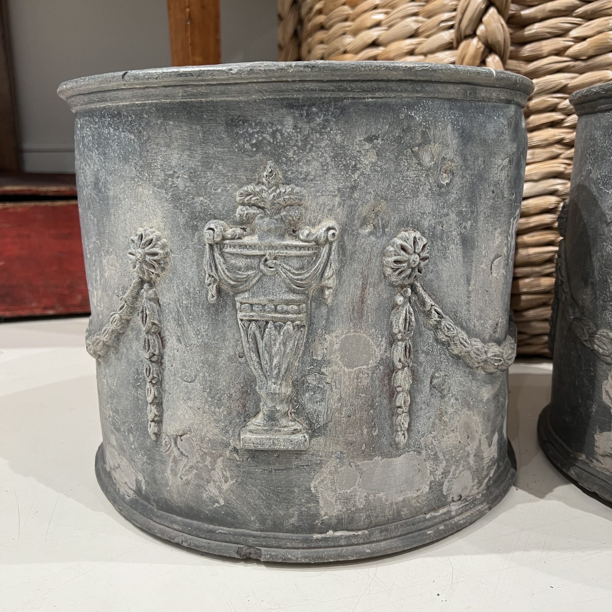 18/19th Century English Pr of Lead Antique Planters w/Amphorae & Garland Relief - Image 3