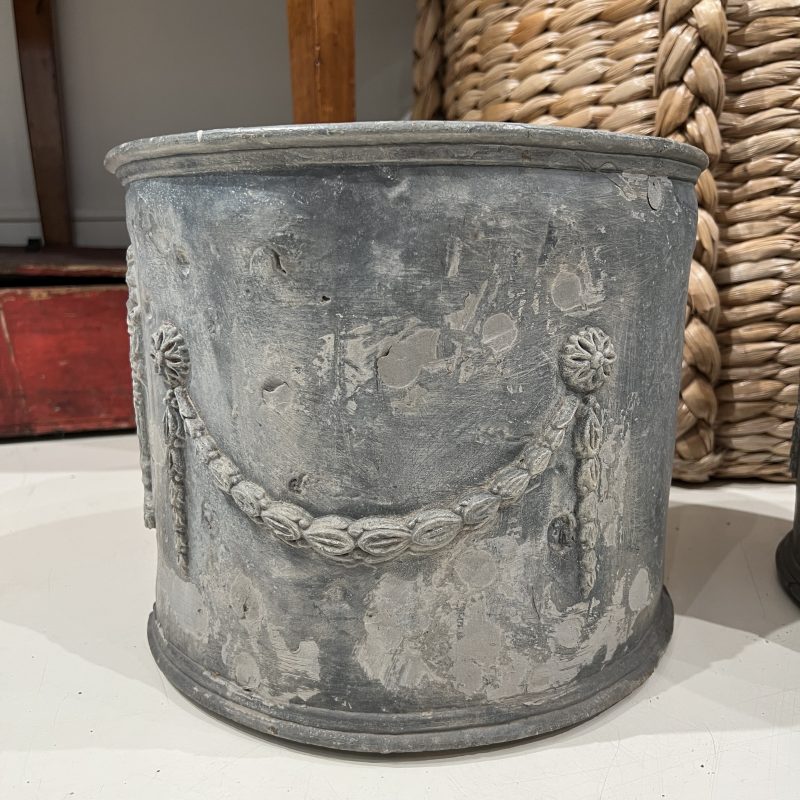 18/19th Century English Pr of Lead Antique Planters w/Amphorae & Garland Relief - Image 4