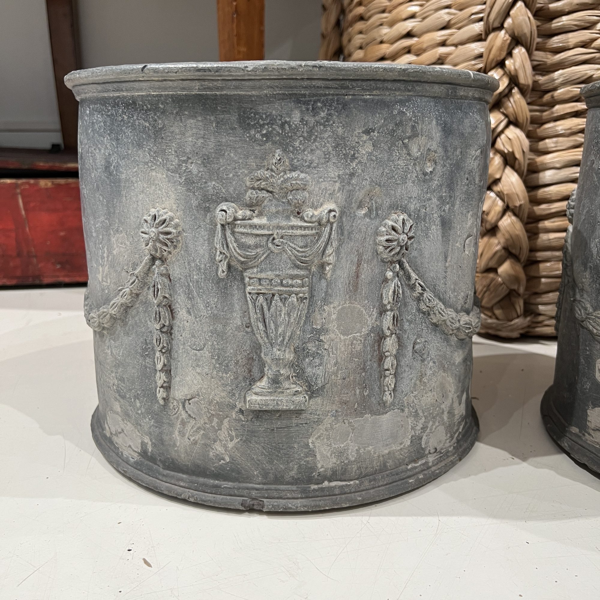 18/19th Century English Pr of Lead Antique Planters w/Amphorae & Garland Relief - Image 7