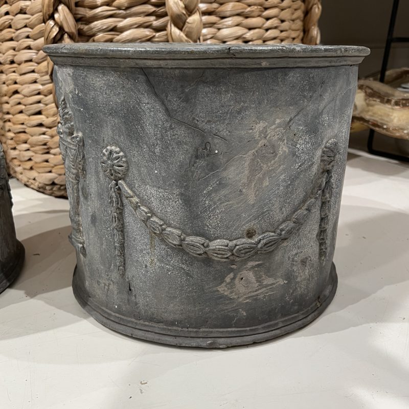 18/19th Century English Pr of Lead Antique Planters w/Amphorae & Garland Relief - Image 9