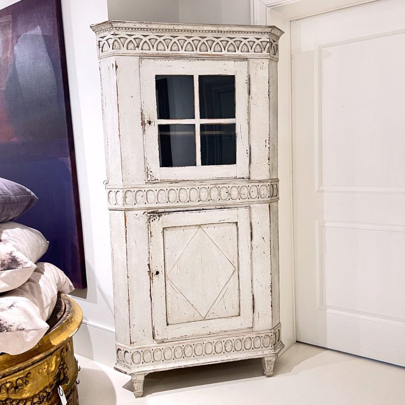 18th Century Swedish Gustavian Corner Antique Cabinet - Image 2
